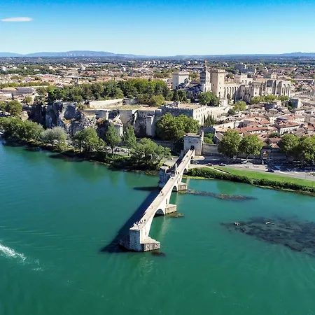 Du Pont D'avignon Campingplatz 4*